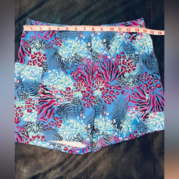 🔥Freeye Women's Blue Patterned Shorts🔥 - Picture 5 of 6